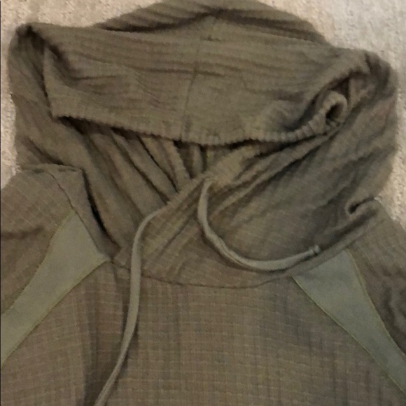 Pullover - Picture 2 of 3